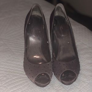 Lulu Townsend Dark Grey heels